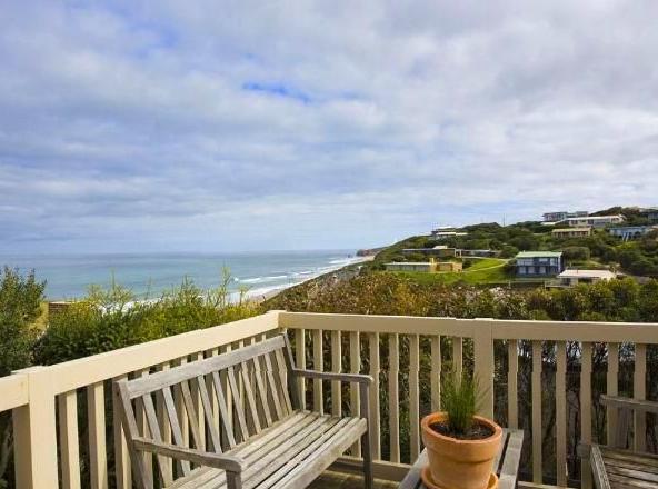 twistedwheel | Moggs Creek: Coastal Hamlet and Beach